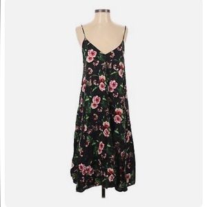 🎄FIRM PRICE🎄 Black V-Neck Floral-Print Casual Shift Party Dress